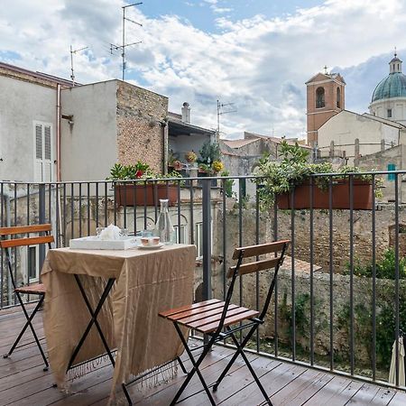 Torre Della Loggia - Dimora Storica - Ortona Acomodação com café da manhã Exterior foto