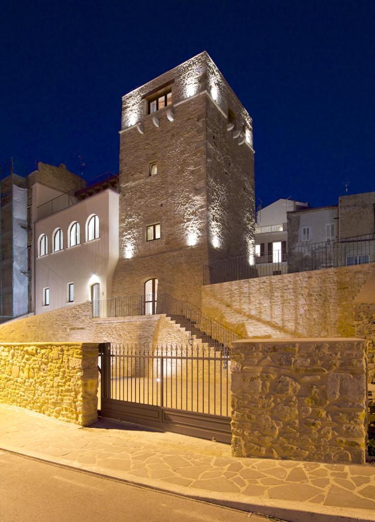 Torre Della Loggia - Dimora Storica - Ortona Acomodação com café da manhã Exterior foto