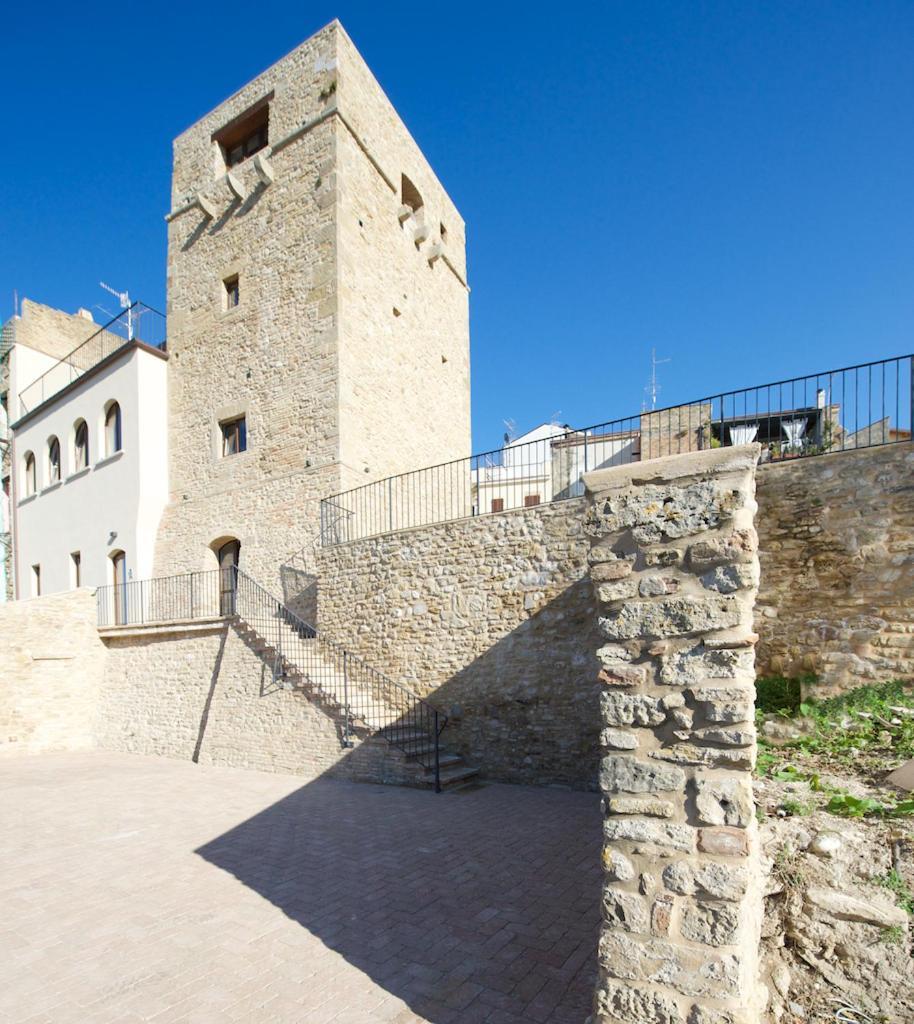 Torre Della Loggia - Dimora Storica - Ortona Acomodação com café da manhã Exterior foto