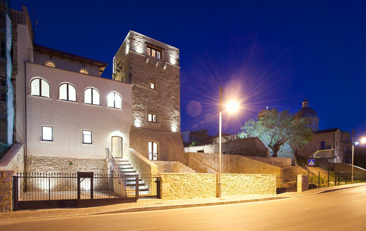 Torre Della Loggia - Dimora Storica - Ortona Acomodação com café da manhã Exterior foto