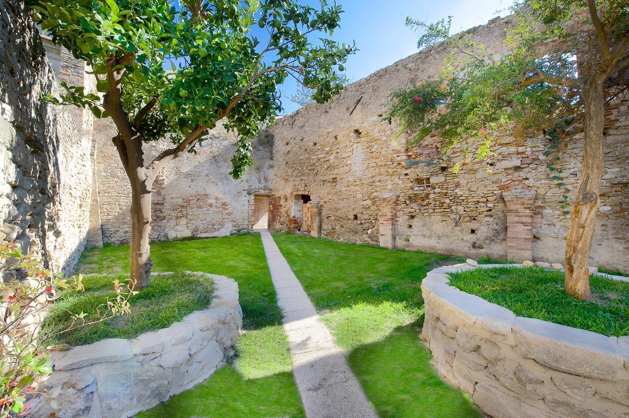 Torre Della Loggia - Dimora Storica - Ortona Acomodação com café da manhã Exterior foto