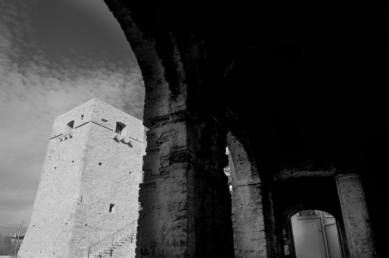 Torre Della Loggia - Dimora Storica - Ortona Acomodação com café da manhã Exterior foto