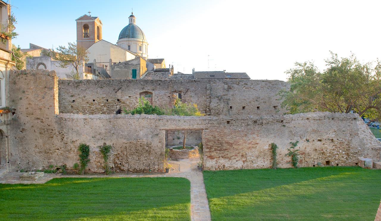 Torre Della Loggia - Dimora Storica - Ortona Acomodação com café da manhã Exterior foto