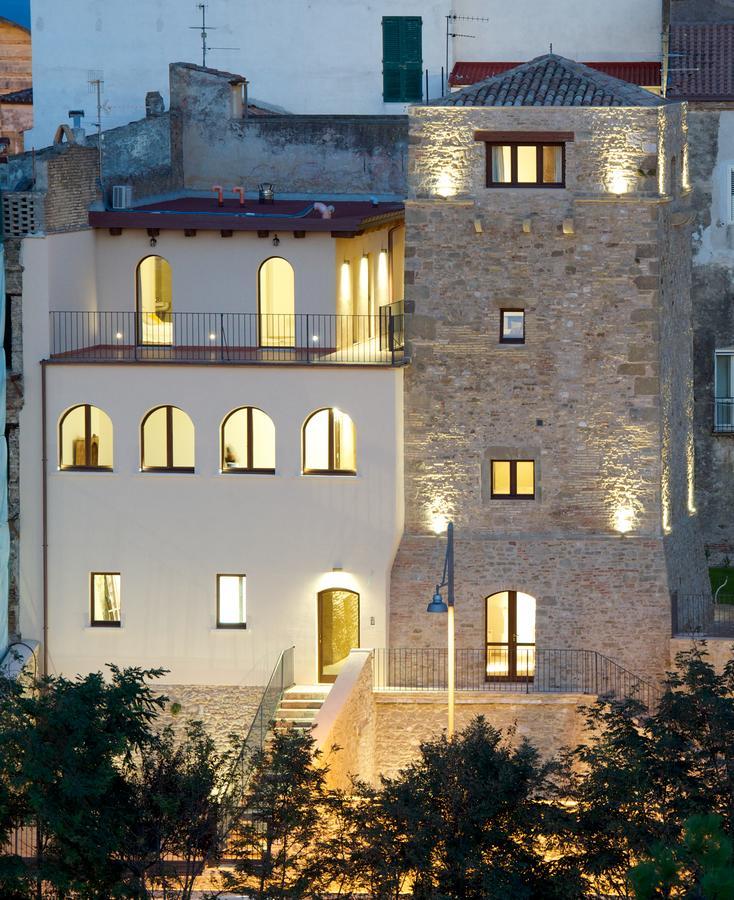 Torre Della Loggia - Dimora Storica - Ortona Acomodação com café da manhã Exterior foto