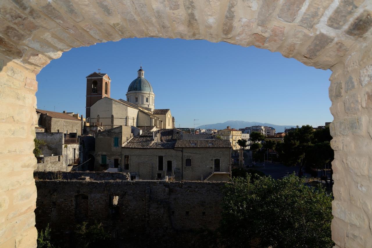 Torre Della Loggia - Dimora Storica - Ortona Acomodação com café da manhã Exterior foto