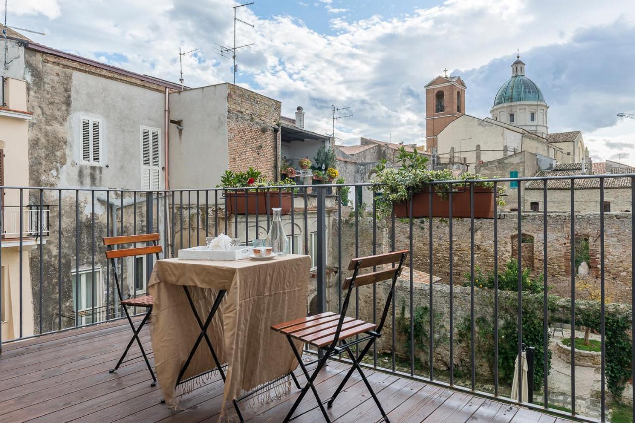 Torre Della Loggia - Dimora Storica - Ortona Acomodação com café da manhã Exterior foto